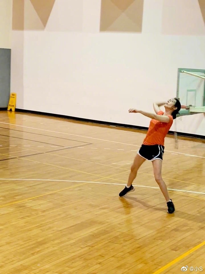 篮球眼镜怎么戴好看,篮球眼镜怎么戴好看图片