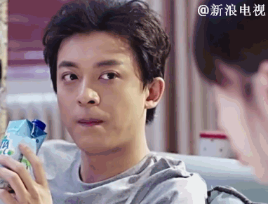 新表情包来了!《外科风云》李佳航萌贱来袭