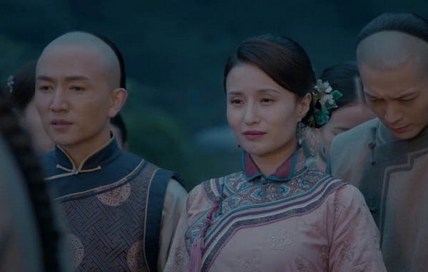 作为大反派的柳氏也与周莹展开了一段相杀大戏。