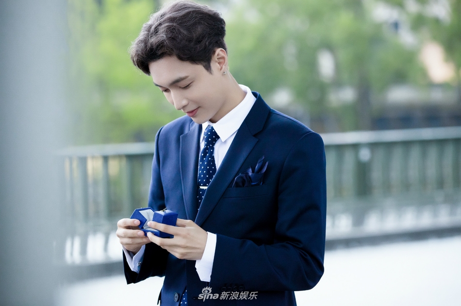 张艺兴