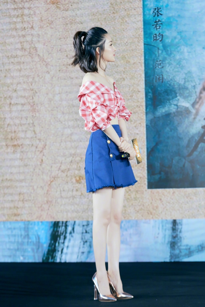 李沁露内衣_内衣美女