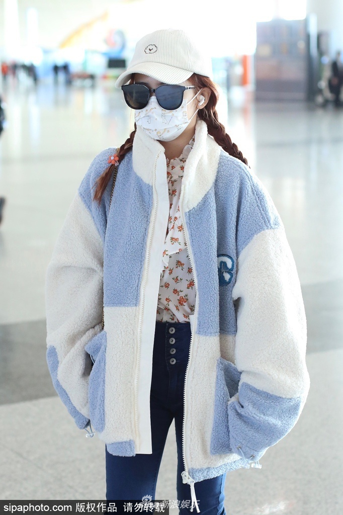 可以戴白色的鸭舌帽吗 81fe-kavypmp8771000.jpg