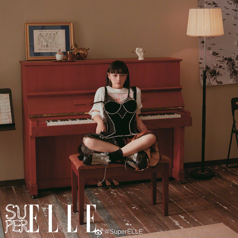 00后小花PK！欧阳娜娜文淇合体登封 一个淑女一个大佬