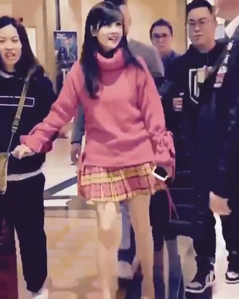 穿高跟鞋怎么才能走得稳 6206-inhcycc6059571.jpg