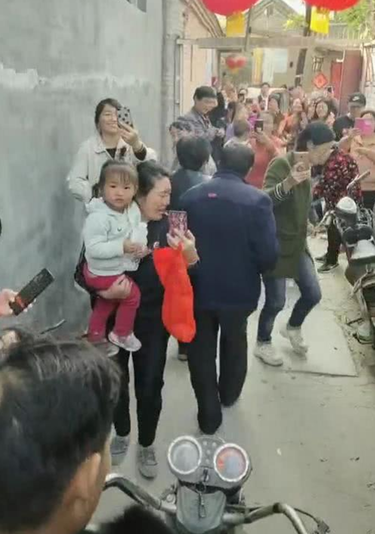 大衣哥家的最新状况 64bb-imfiehq2888071.png