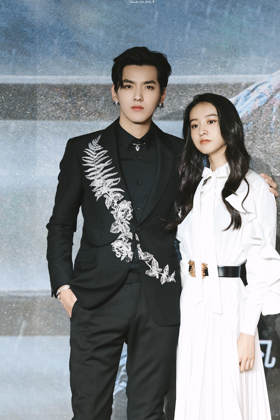 (图)吴亦凡木村光希合作古风MV 雨中相拥上演唯美故事