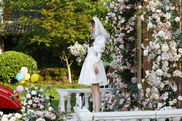 郑恺与baby婚纱照_郑恺苗苗婚纱照(3)
