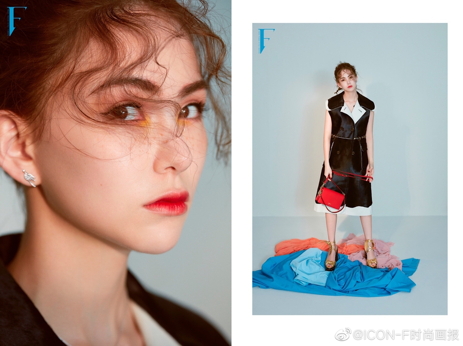 昆凌雀斑妆拍杂志大片 托腮浅笑眼神放电甜过高中生