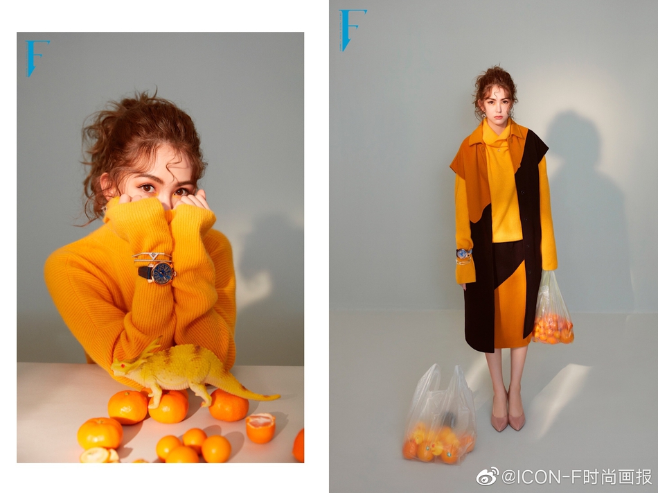 昆凌雀斑妆拍杂志大片 托腮浅笑眼神放电甜过高中生