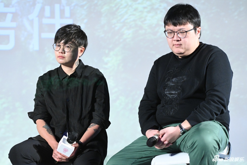 白色系老总_白色系动漫女生头像