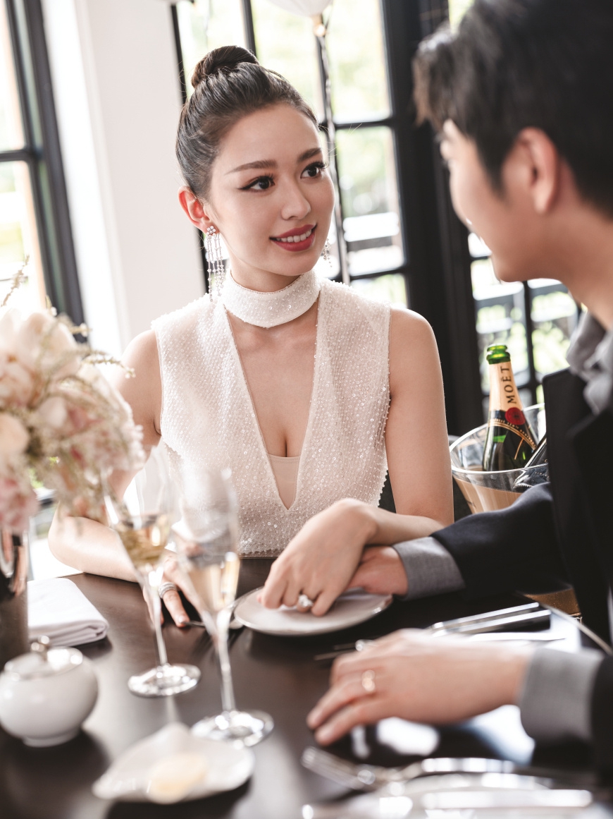 组图:吉娜自曝东北话师承郎朗和婆婆 脱口而出今天"齁