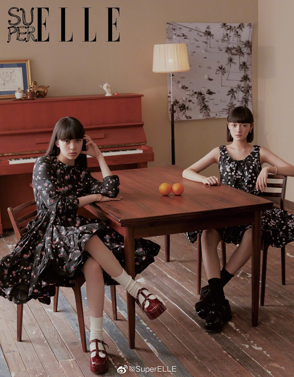 00后小花PK！欧阳娜娜文淇合体登封 一个淑女一个大佬