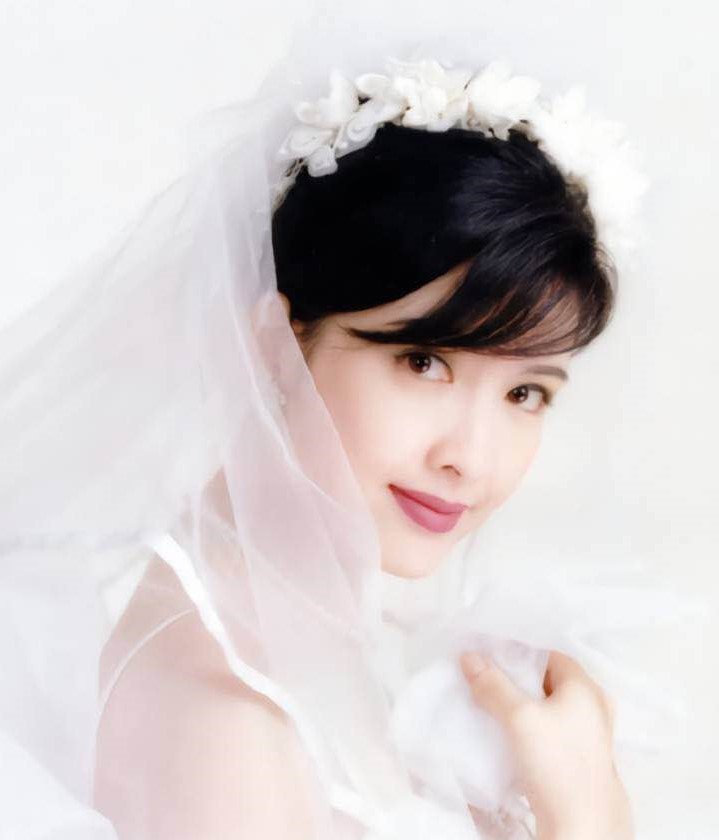 周慧敏婚纱_周慧敏婚纱那张图(2)