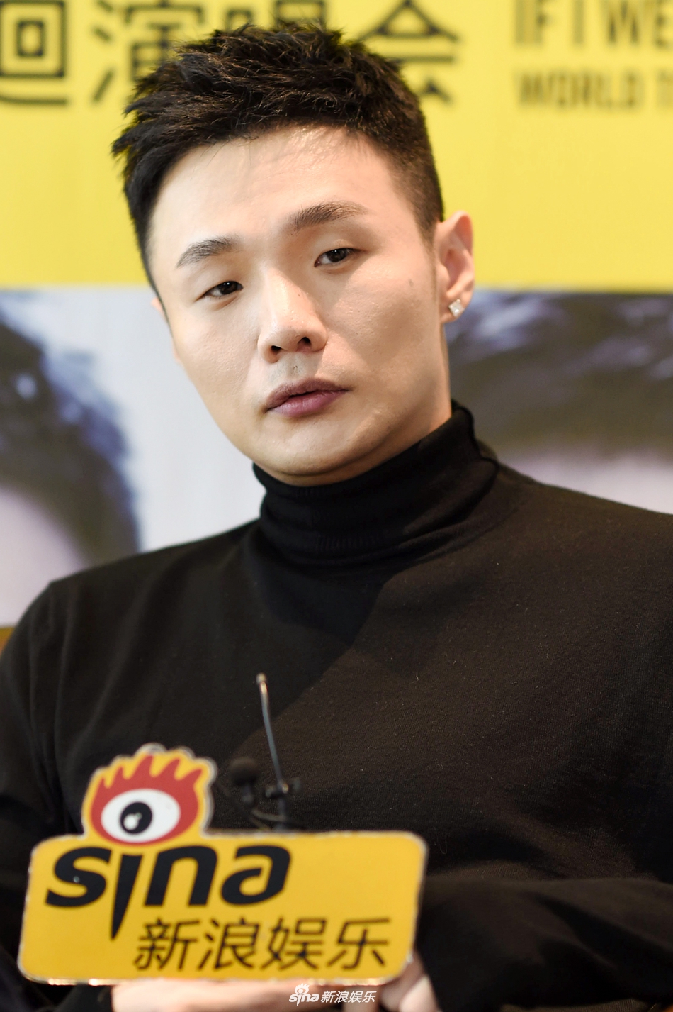 8 10 新浪娱乐讯 在李荣浩看来,与其在"周边"上拼花俏噱头,拼财力