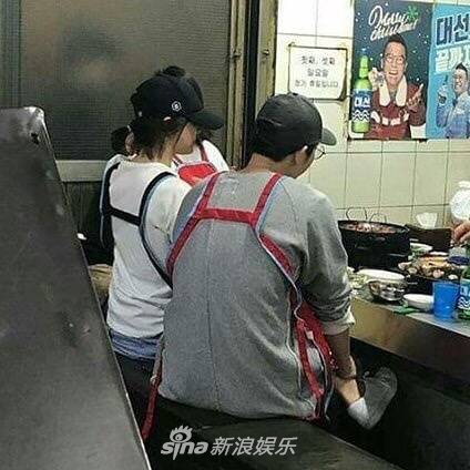 组图:宋仲基宋慧乔釜山街头被偶遇 合体轧马路