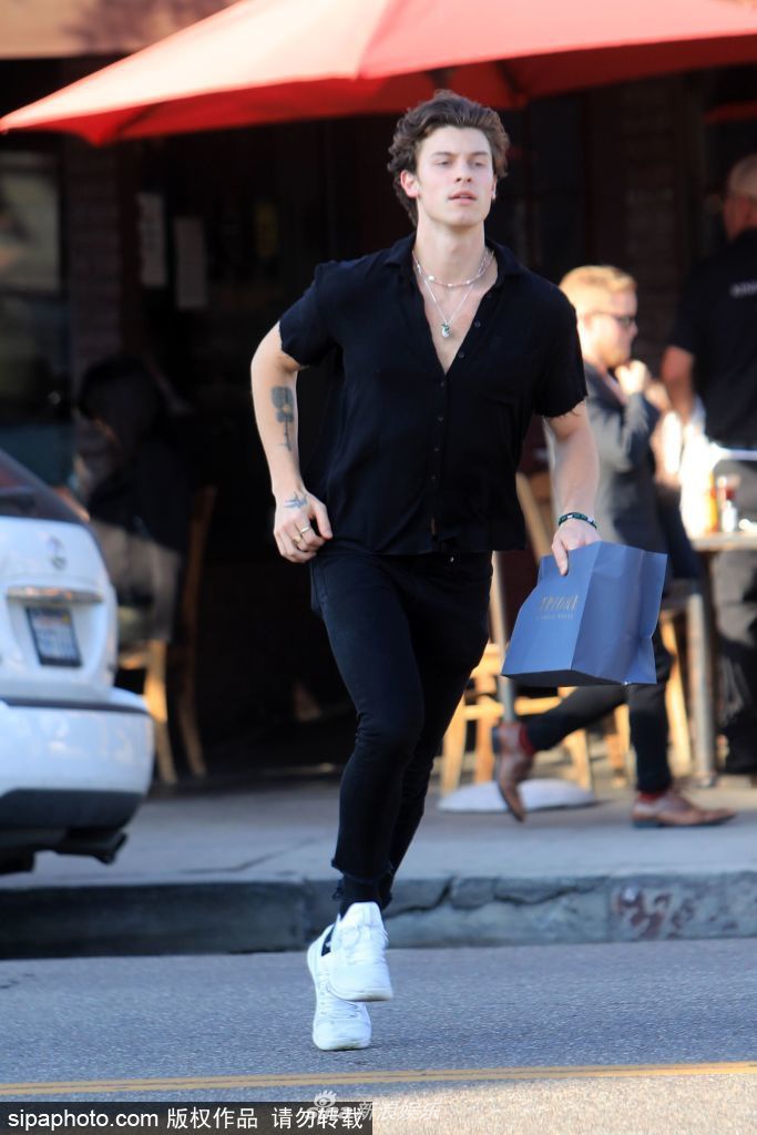 阿迪达斯清风系列