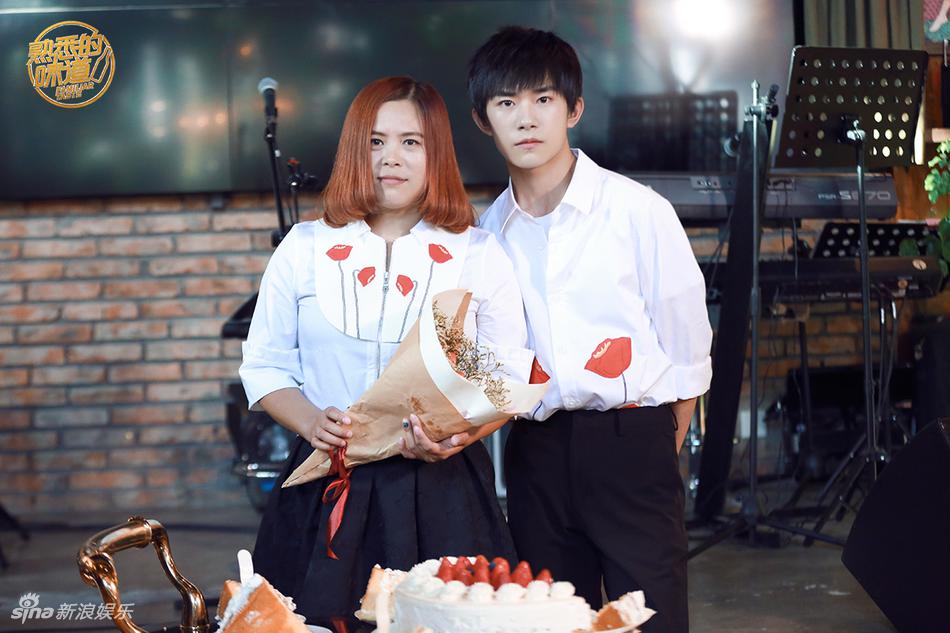 易烊千玺唱当你老了 QNnn-fyctevp8719652.jpg