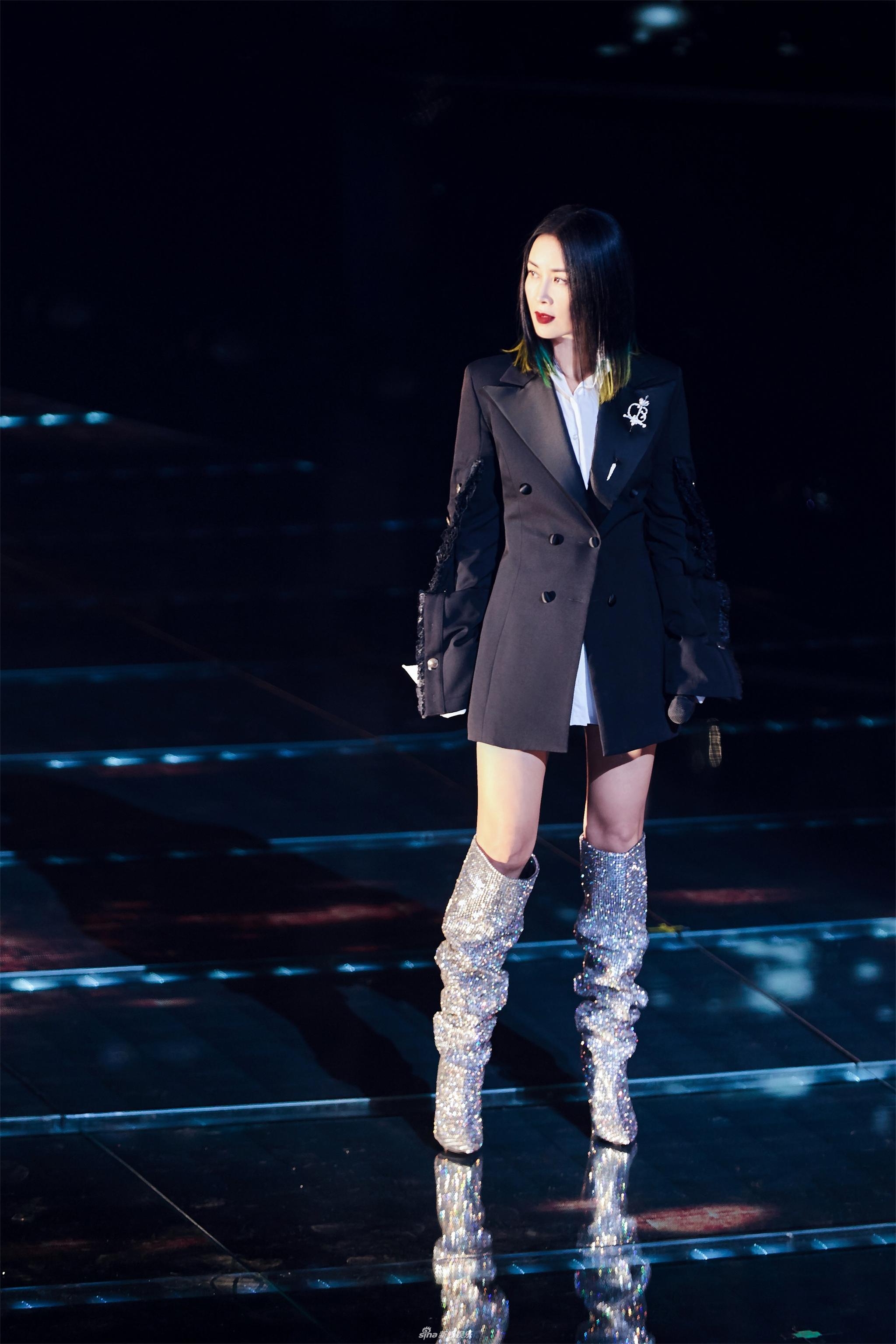 那英新发型头顶“原谅色” 自称情不自禁装嫩|『影视交流』 - 秋无痕论坛 - 选择无痕 | 无限可能 - bbs.realqwh.cn