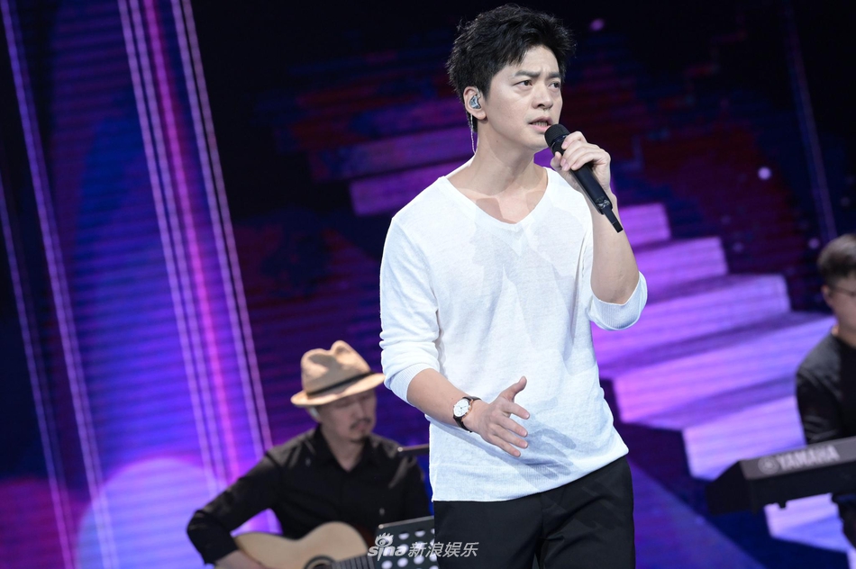 欧阳娜娜唱歌视频现场 eba3-krhvrxu1502926.jpg