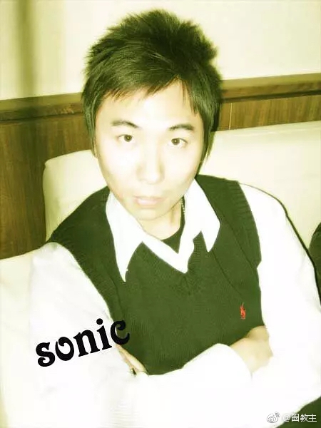 组图:街舞大神韩宇王子奇冯正年轻照片曝光 青