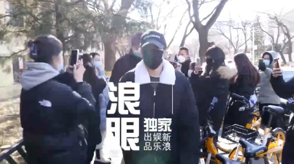 组图：2022央视春晚第三次大联排 李宇春赵丽颖易烊千玺等现身_68