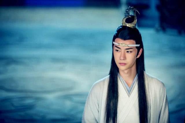 蓝色古装 a8e6-intiarn5482899.jpg