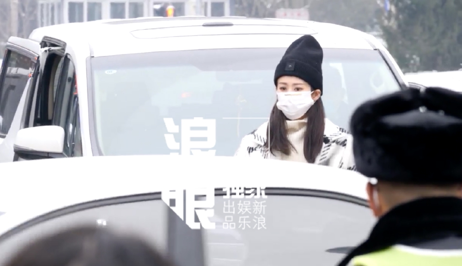 组图：2022央视春晚第二次大联排 贾玲张小斐任嘉伦包贝尔等现身_8