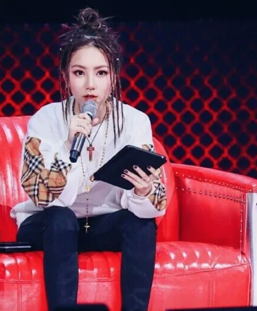 组图：女星脏辫大盘点！baby帅气嘻哈范足杨幂甜美依旧