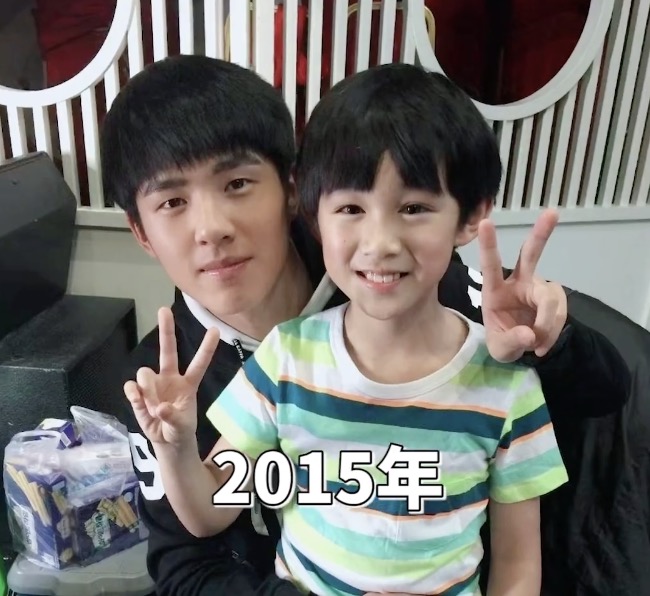组图：奇妙的缘分！刘昊然荣梓杉重现7年前合照_3
