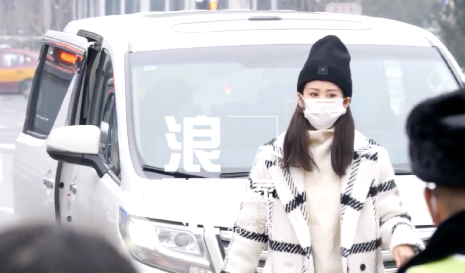 组图：2022央视春晚第二次大联排 贾玲张小斐任嘉伦包贝尔等现身_9