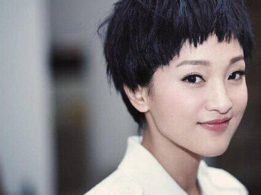 组图：女明星挑战狗啃刘海风格大不同 baby摩登复古娜扎摇滚范足