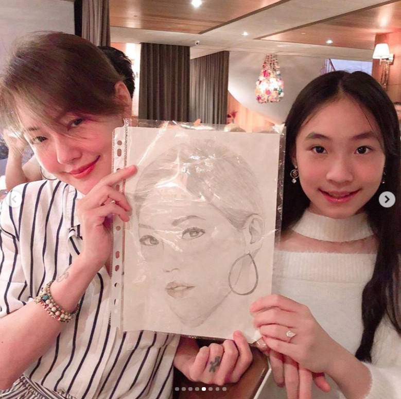组图：小S母女四人同框！女儿大长腿吸睛亲子活动未见老公许雅钧