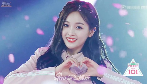 组图:吴宣仪旧照曝光 曾搭档朱正廷演感情戏气