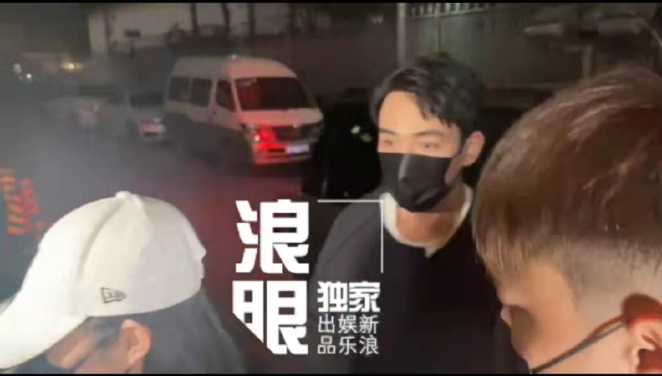 组图：2022央视春晚第三次大联排 李宇春赵丽颖易烊千玺等现身_17