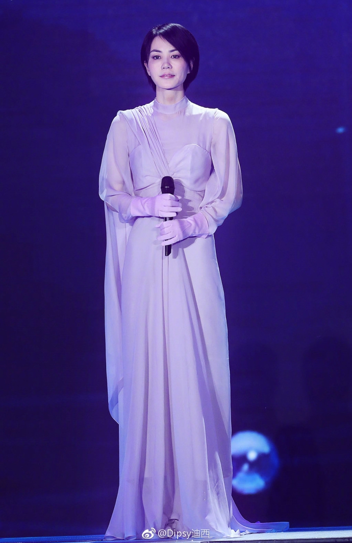 岁月王菲那英图片