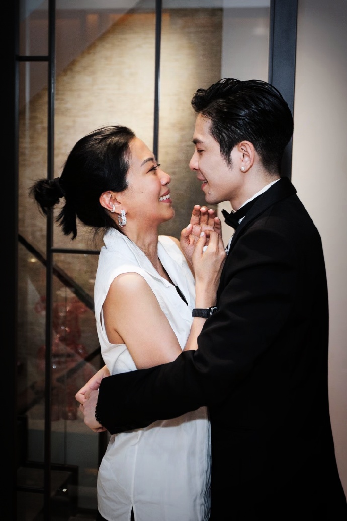 组图：萧敬腾求婚林有慧现场曝光 周杰伦昆凌贾静雯夫妇等见证