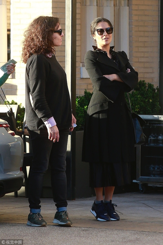 依莎美尔风衣_美尔巴怪兽图片(3)