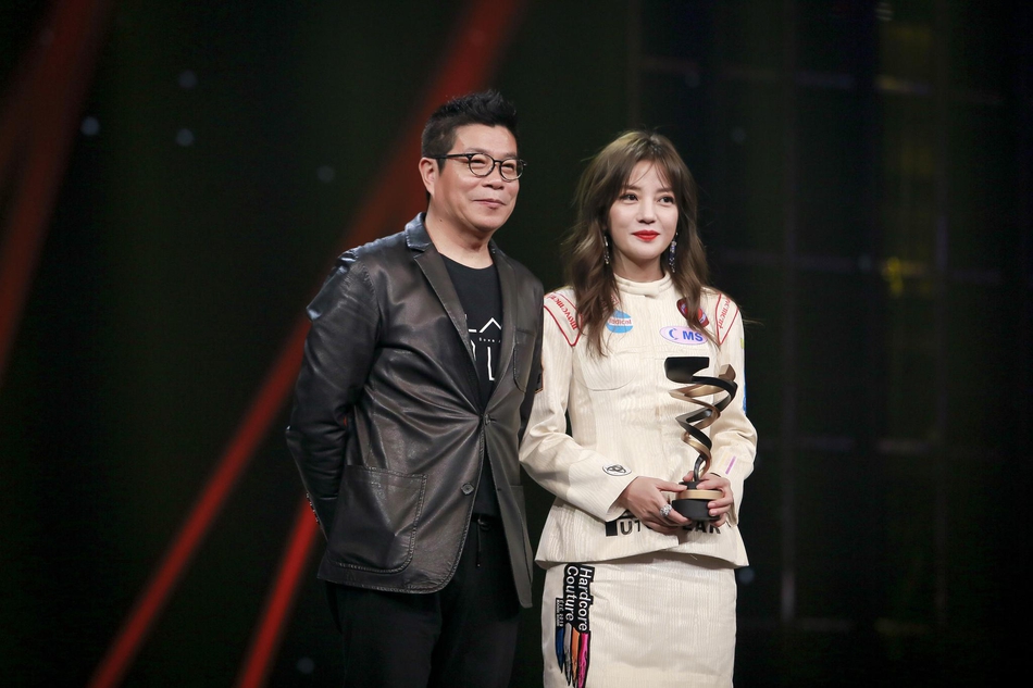 组图：李冰冰李宇春张艺谋等获微博之夜荣誉 周星驰送惊喜大礼