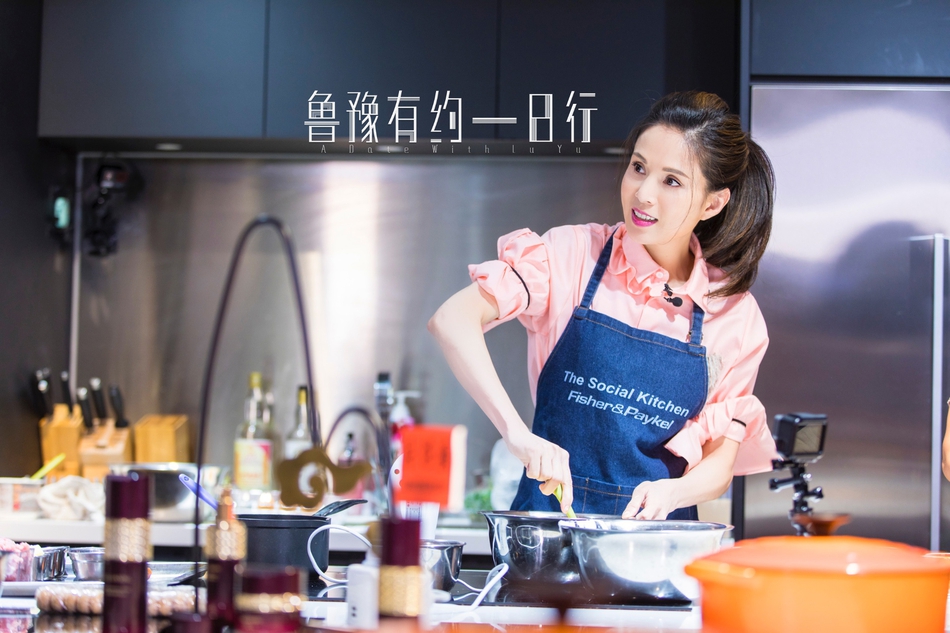 组图：TVB女神重聚！李若彤状态佳大展厨艺陈慧珊胖了