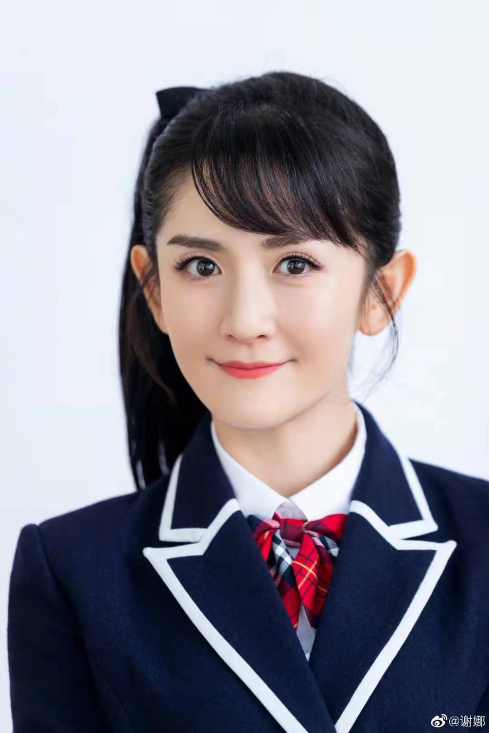 组图:谢娜再现楚雨荨经典扮相 高马尾着制服少女感足_高清图集_新浪网