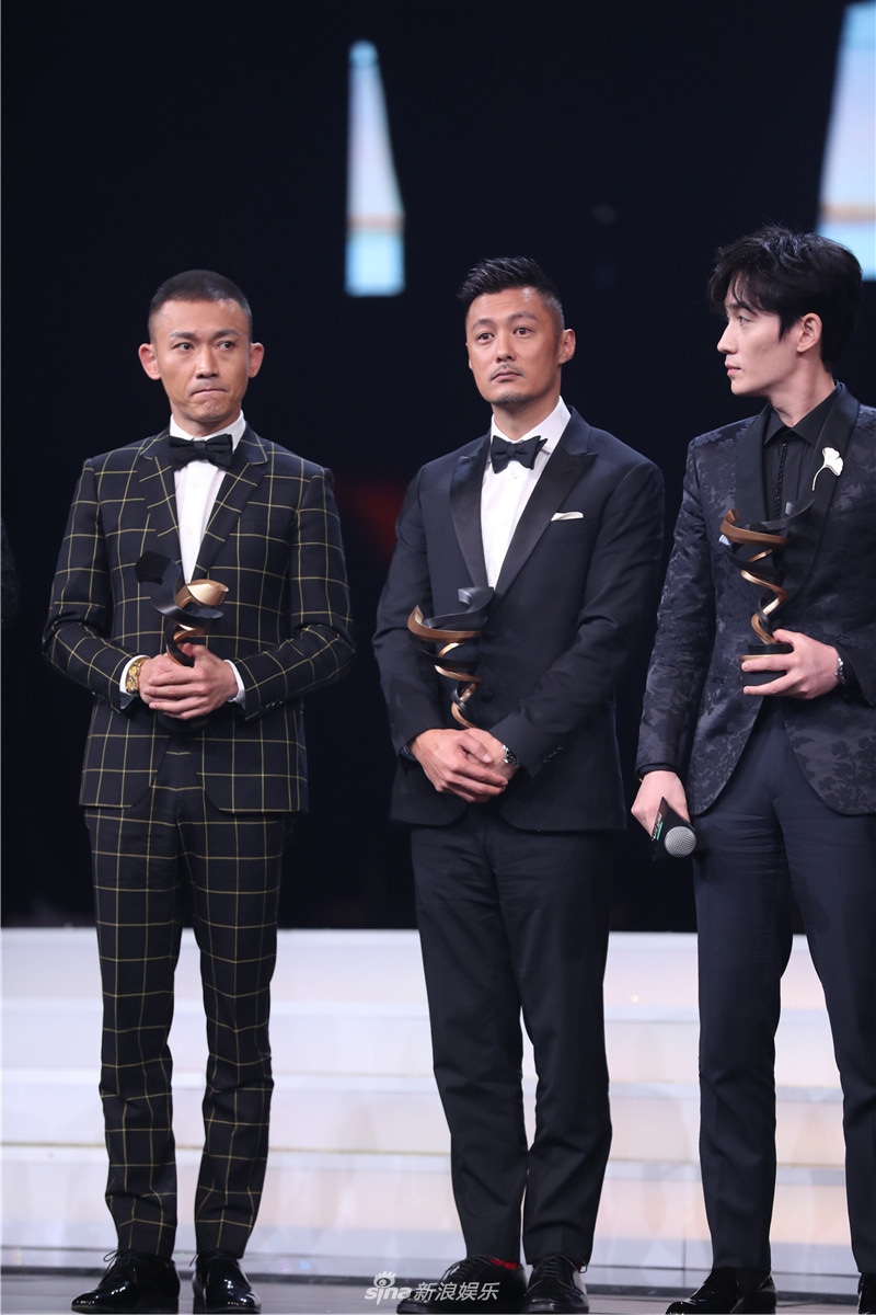 组图：李冰冰李宇春张艺谋等获微博之夜荣誉 周星驰送惊喜大礼