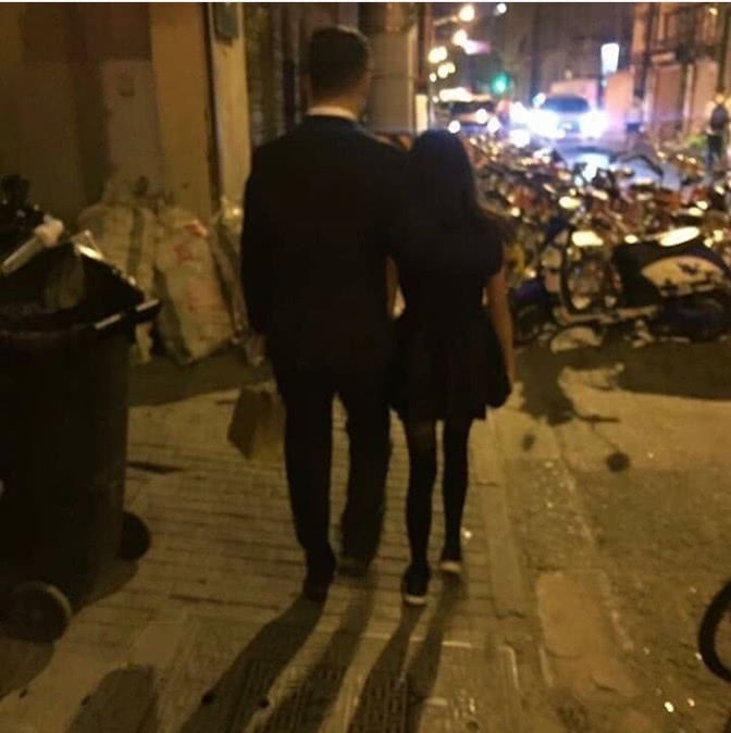 组图：梧桐妹与亲爸孙志浩同游美国 打篮球并肩同行父女情深