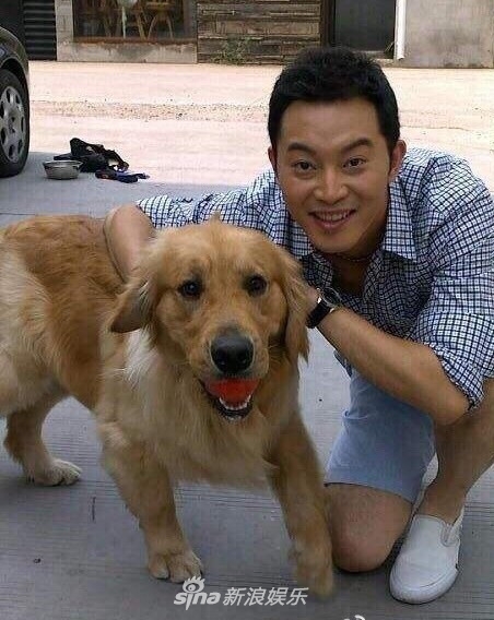 1 / 8 新浪娱乐讯  近日沙溢加盟综艺节目《奇兵神犬》,沙溢变身训犬