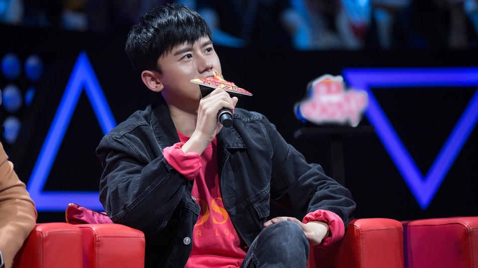 华晨宇风衣_华晨宇头像(3)