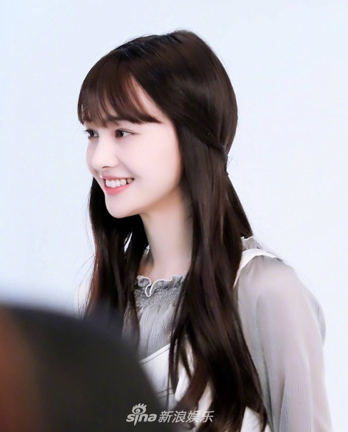 组图:胖回来后真美!郑爽长发造型曝光重回颜值巅峰