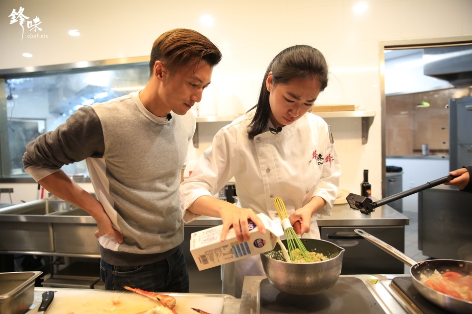 傅园慧《锋味》授冠军心得 李治廷遇谢霆锋变迷弟_新浪黑龙江_新浪网