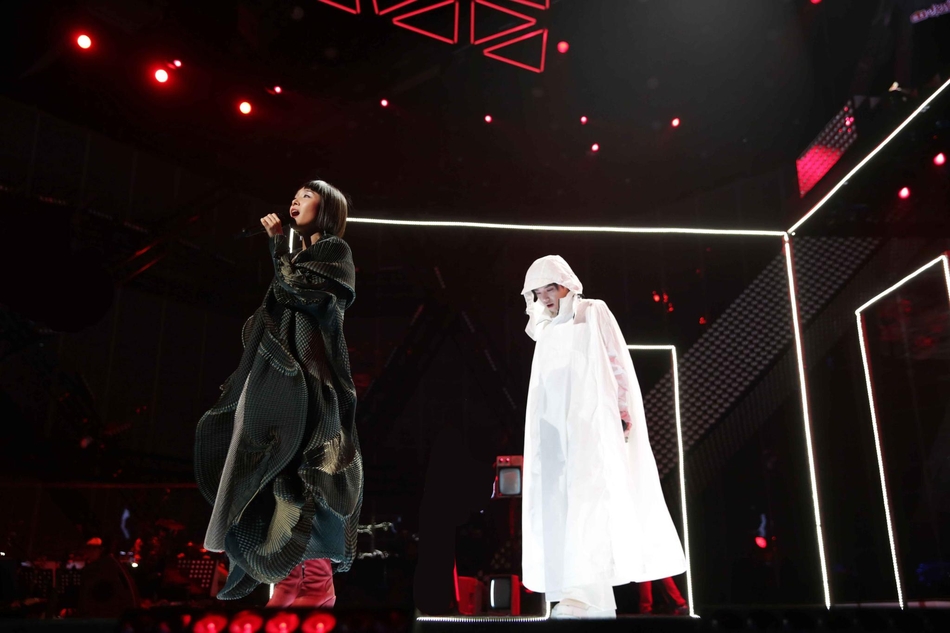 华晨宇风衣_华晨宇头像