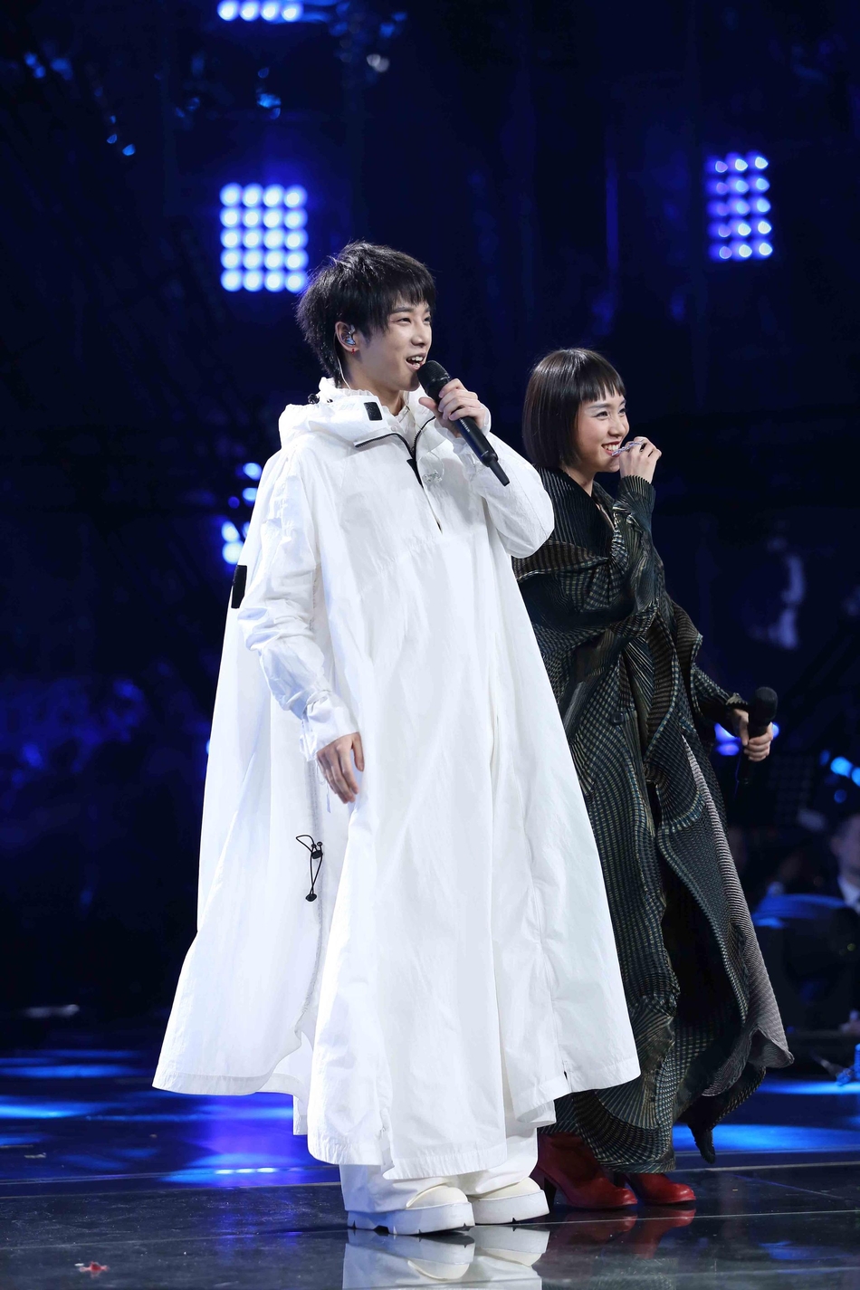 华晨宇风衣_华晨宇头像(3)