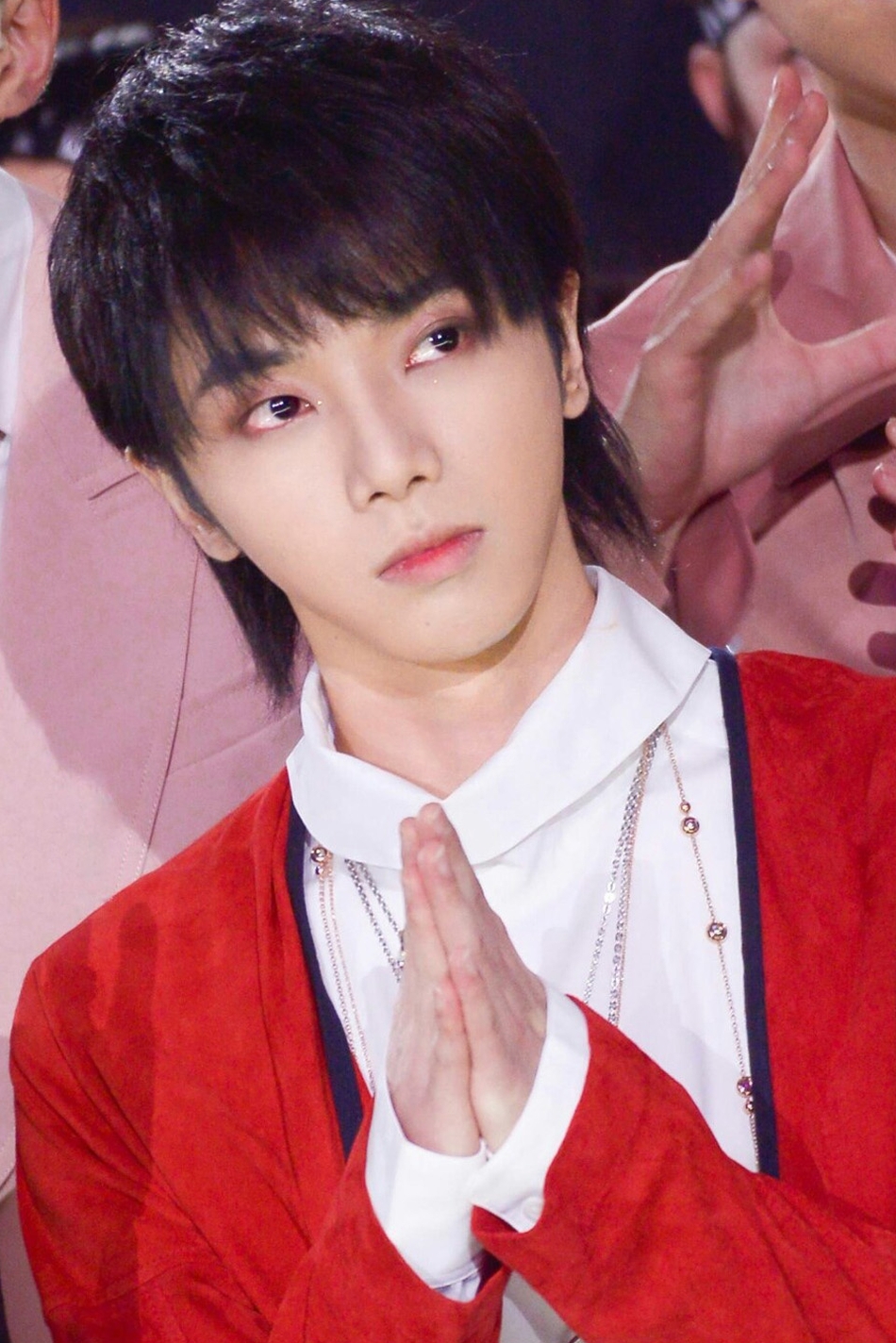 华晨宇风衣_华晨宇头像(3)