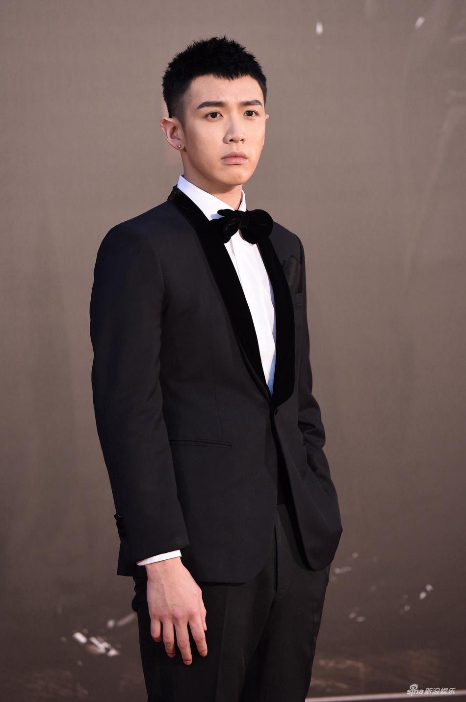 金像奖红毯星光闪耀 赵薇章子怡这是撞衫吗(组图)